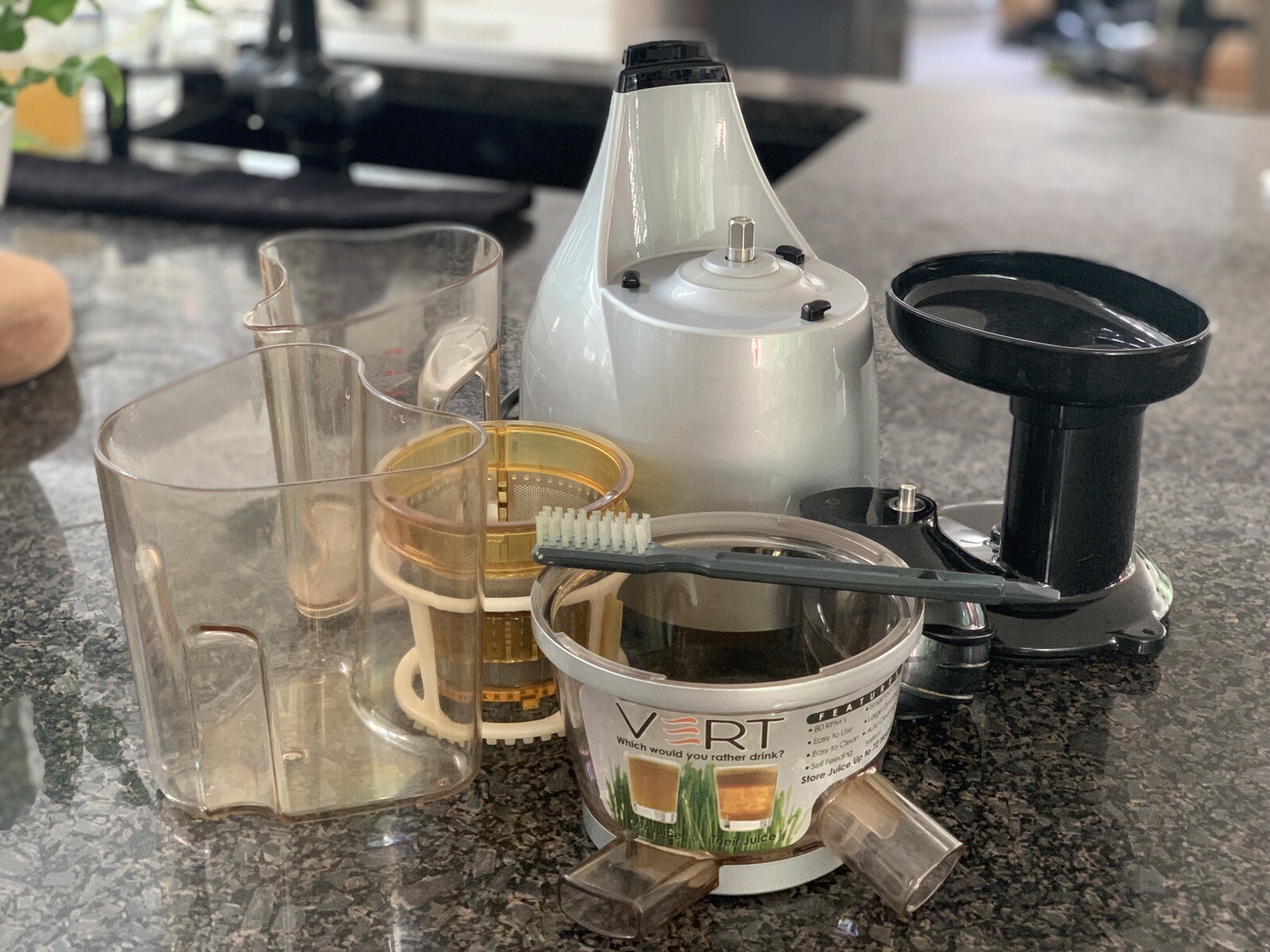 Omega Vert Juicer - VRT350
