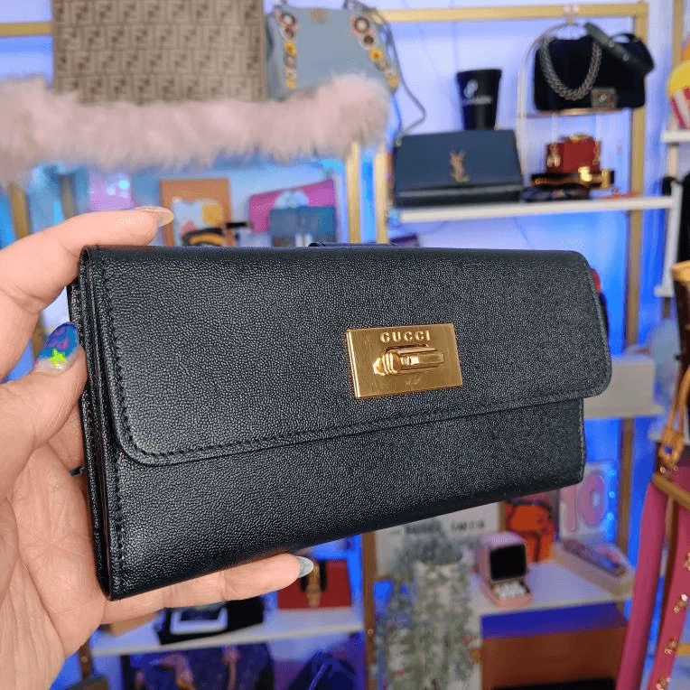 Cartera Gucci Vintage Azul Oscuro Medianoche Cera Cuero de Becerro Dorado Bloqueo Giratorio con Caja Foto 2 de 4