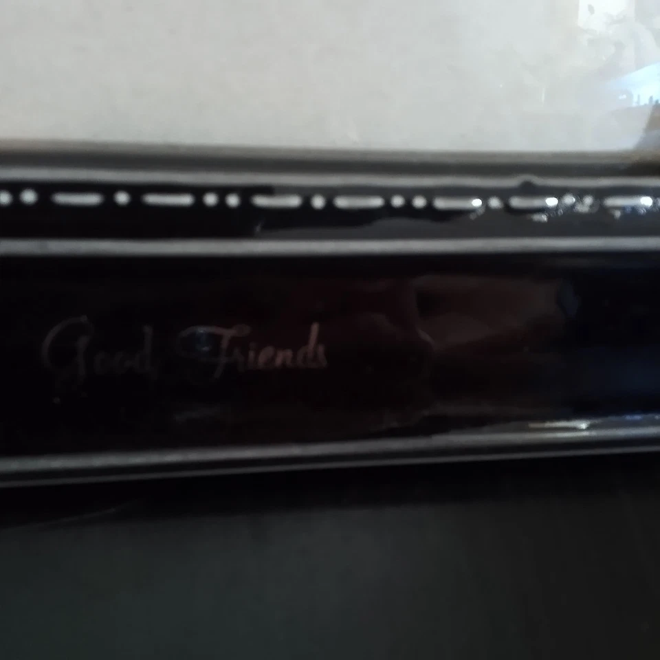 Marco negro y plateado Grasslands Road para foto 4x6 - Buenos tiempos, buenos amigos Foto 3 de 4