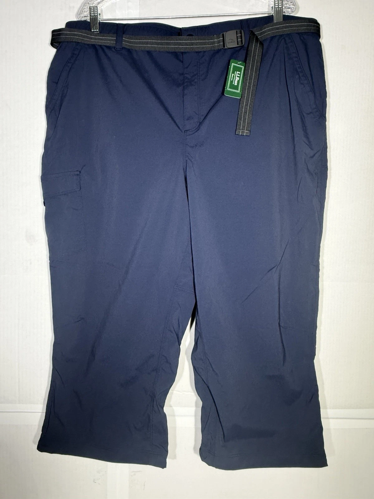 NWT LL Bean Tropicwear Capri Pants, Mid-Rise in Navy