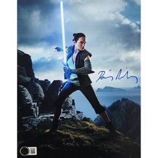 Daisy Ridley Signed Photo #2 (8x10)