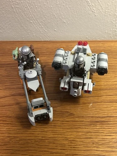 LEGO Star Wars: The Razor Crest Microfighter (75321) And Mandalorian (75299)