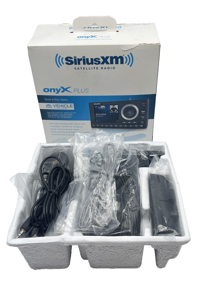 Sirius XM Portable Speaker Dock BB2 + Satellite Radio w/Accessories