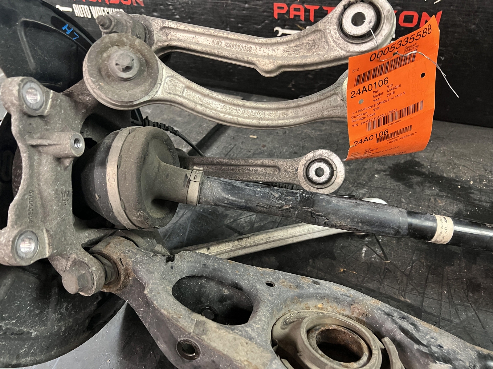 14-17 MASERATI GHIBLI REAR DRIVER LEFT KNEE SPINDLE W/ AXLE SHAFT CONTROL ARMS