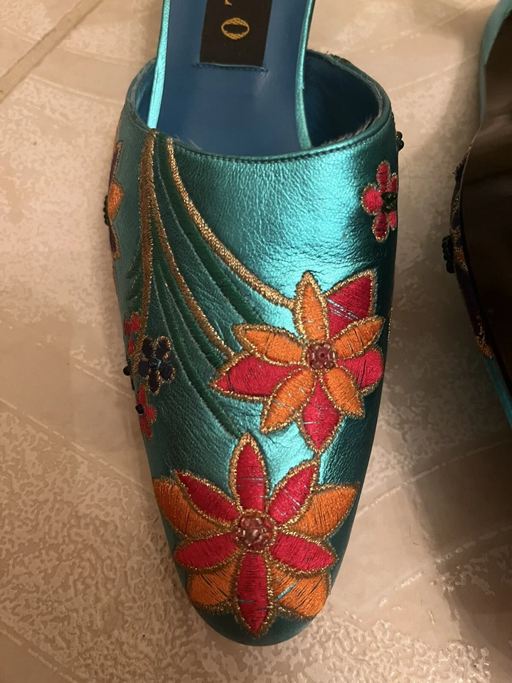 Zapatos de salón Zalo verde azulado turquesa gamuza bordado floral 7,5 M hechos en España Foto 3 de 4