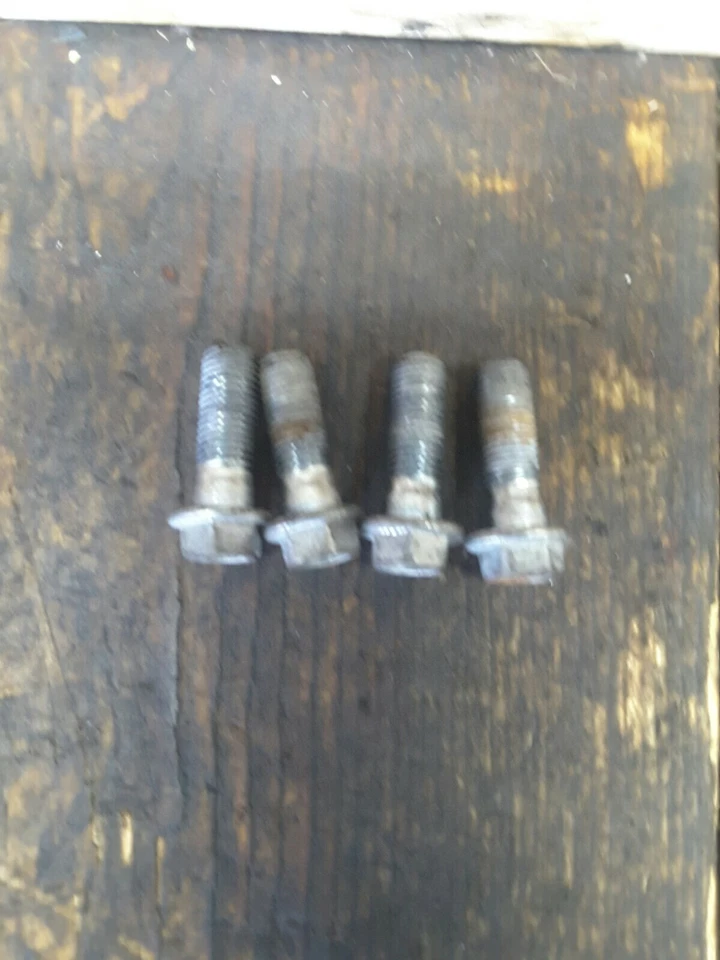 Suzuki GSXR 600 1997 subchasis pernos OEM Foto 4 de 4