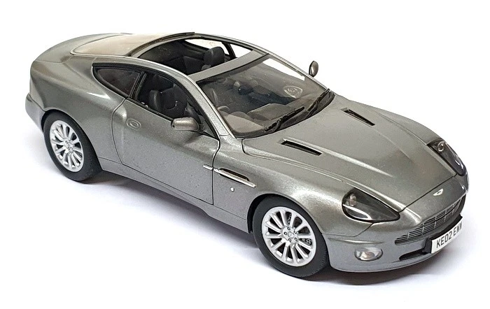 Beanstalk 1/18 Scale 25625G - Aston Martin Vanquish Bond 007 Die Another Day - Image 2 of 4