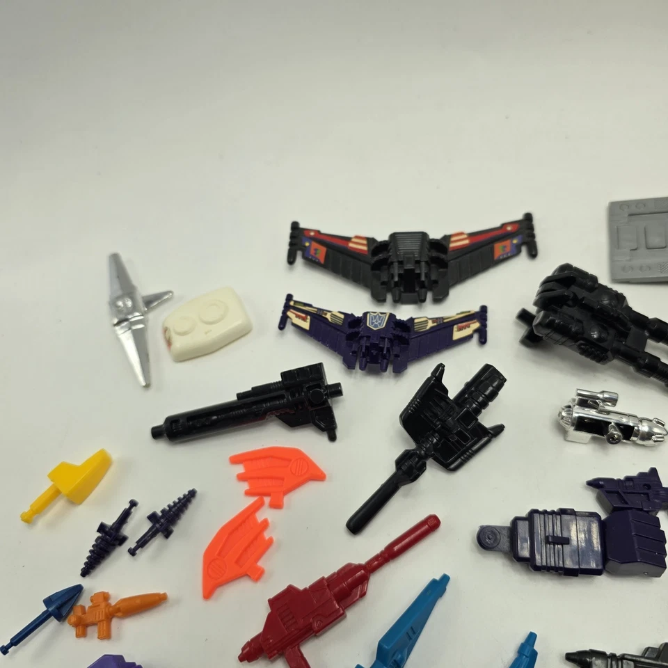 Vintage Transformers G1 RARE Parts, Weapons And Accessories - Huge Lot - Image 2 of 4
