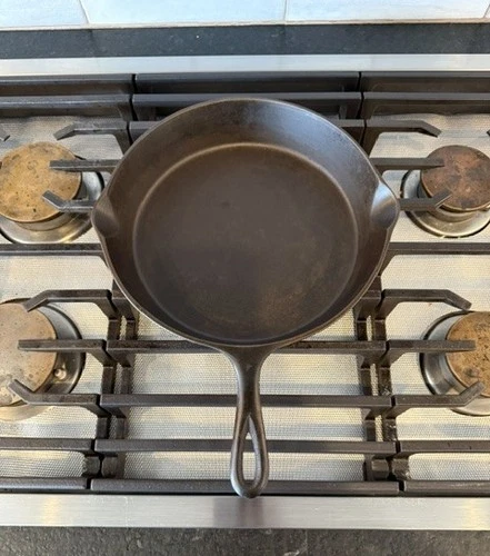 3 Notch Lodge # 8 Skillet Dates from 40's Restored Sits Flat Smooth SHIPS FREE!