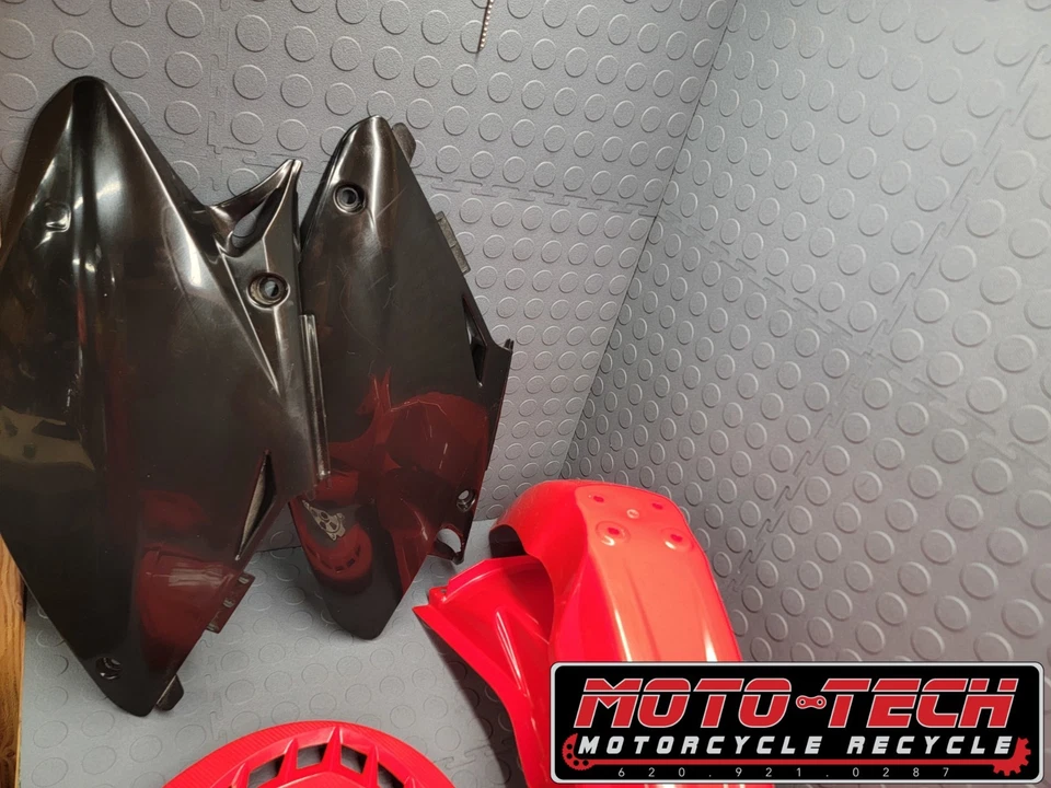 π₯2004 HONDA CR250R PLASTICS β
FENDERS NUMBER PLATE BODY PANELS CR 250R 291π₯ - Image 2 of 4