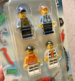 LEGO City 853570 Cops & Robbers Accessory Set NEW Sealed 