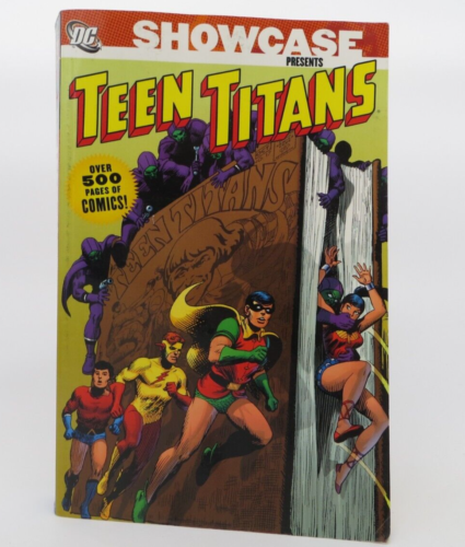 DC COMICS Showcase Presents TEEN TITANS Over 500 Pages of Comics 2006 - Picture 1 of 5
