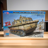 Hobbyboss 82430 German LAND-WASSER-SCHLEPPER (Lws) Panzer 1:35 / 2008