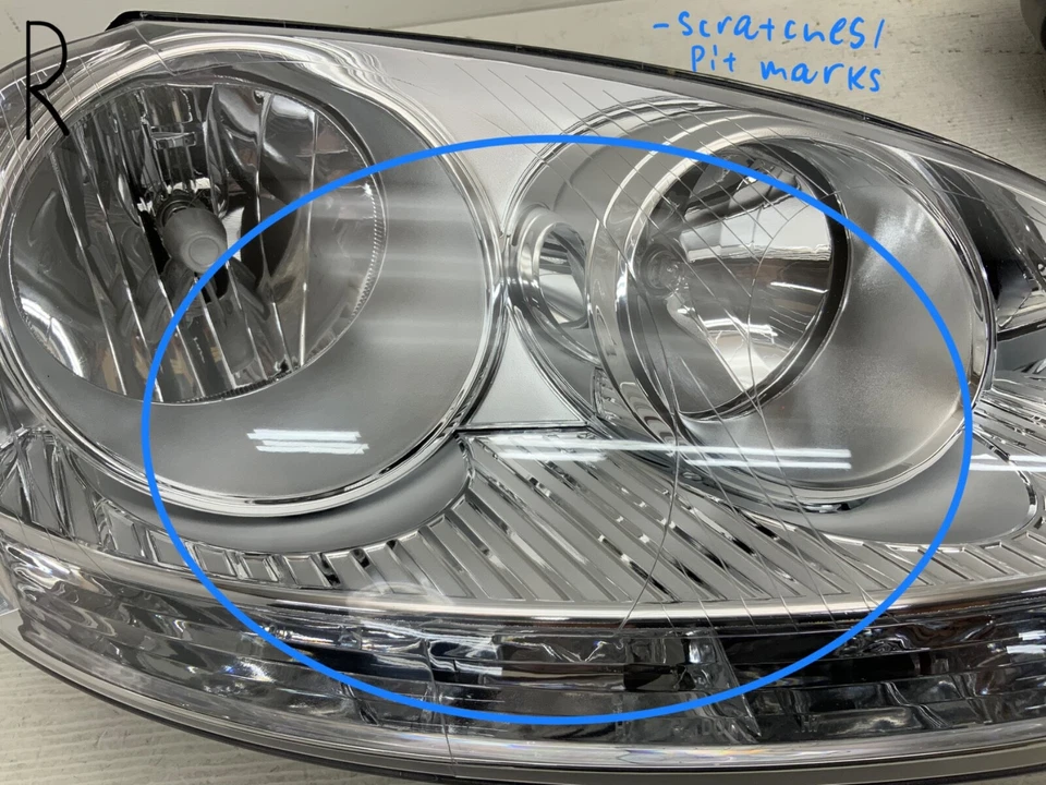 Par de faróis Volkswagen Jetta 2005 2006 2007 2008 2009 2010 - Imagem 4 de 4