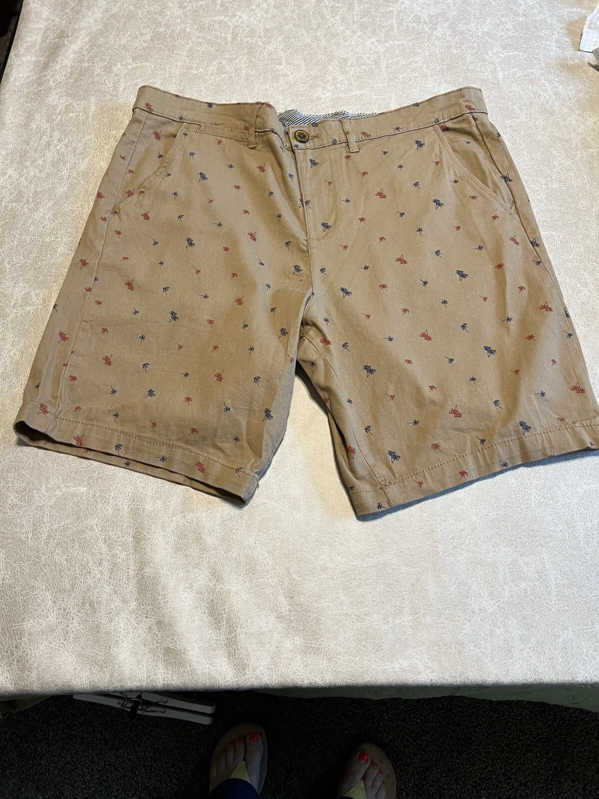 #751. NEW! Jachs Bleecker Short Size 33 Tan/Palm Shorts. Size 33. NWT
