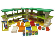 Vintage Playskool Holiday Inn Building, Figures, Vehicle & Accessories see pics