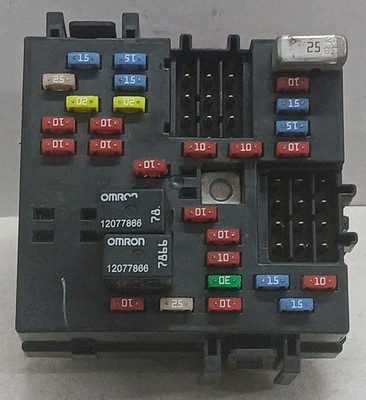 02 03 04 05 06 Cadillac Escalade Interior Fuse Box Relay Module 15058033-06 OEM