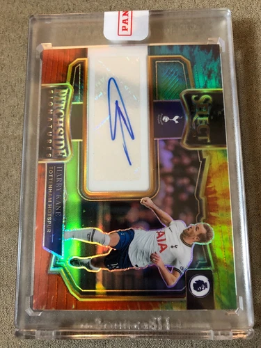 2022-23 Panini Select Harry Kane #1 /25 Auto Pitchside Signatures Spurs Bookend