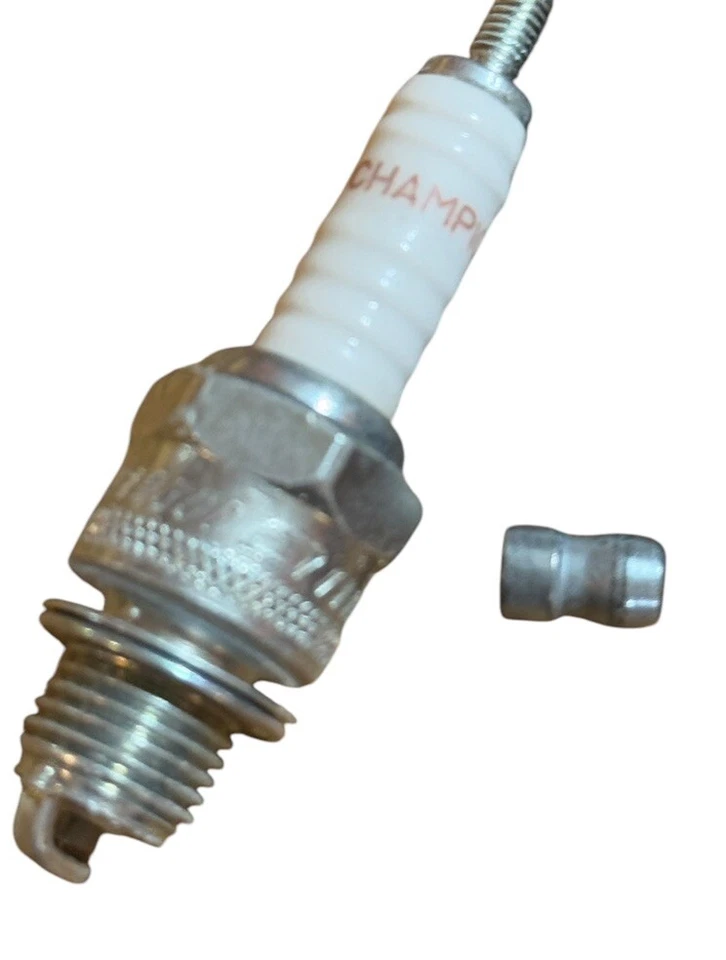 6 Champion 7031 Spark Plugs - Image 2 of 2