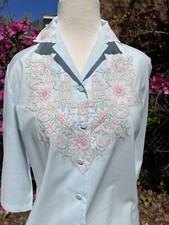 VTG 60/70  s Women  s Floral 3 D Embroidered Top, Scalloped Edging,