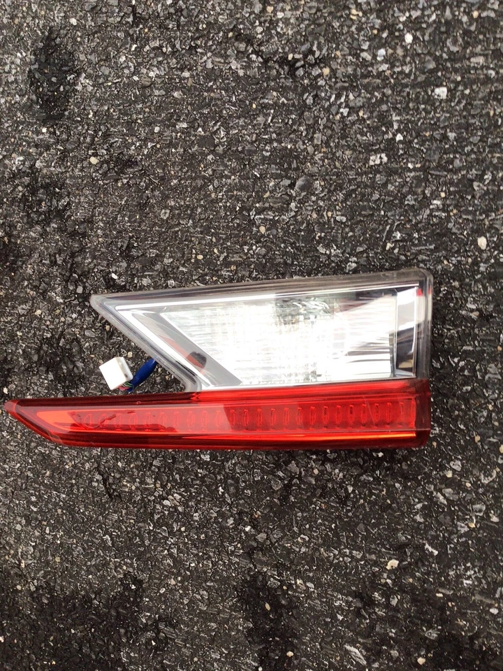 LEXUS RC350 2015-2020 panel de tapa de maletero OEM luz de maletero incluida Foto 4 de 4