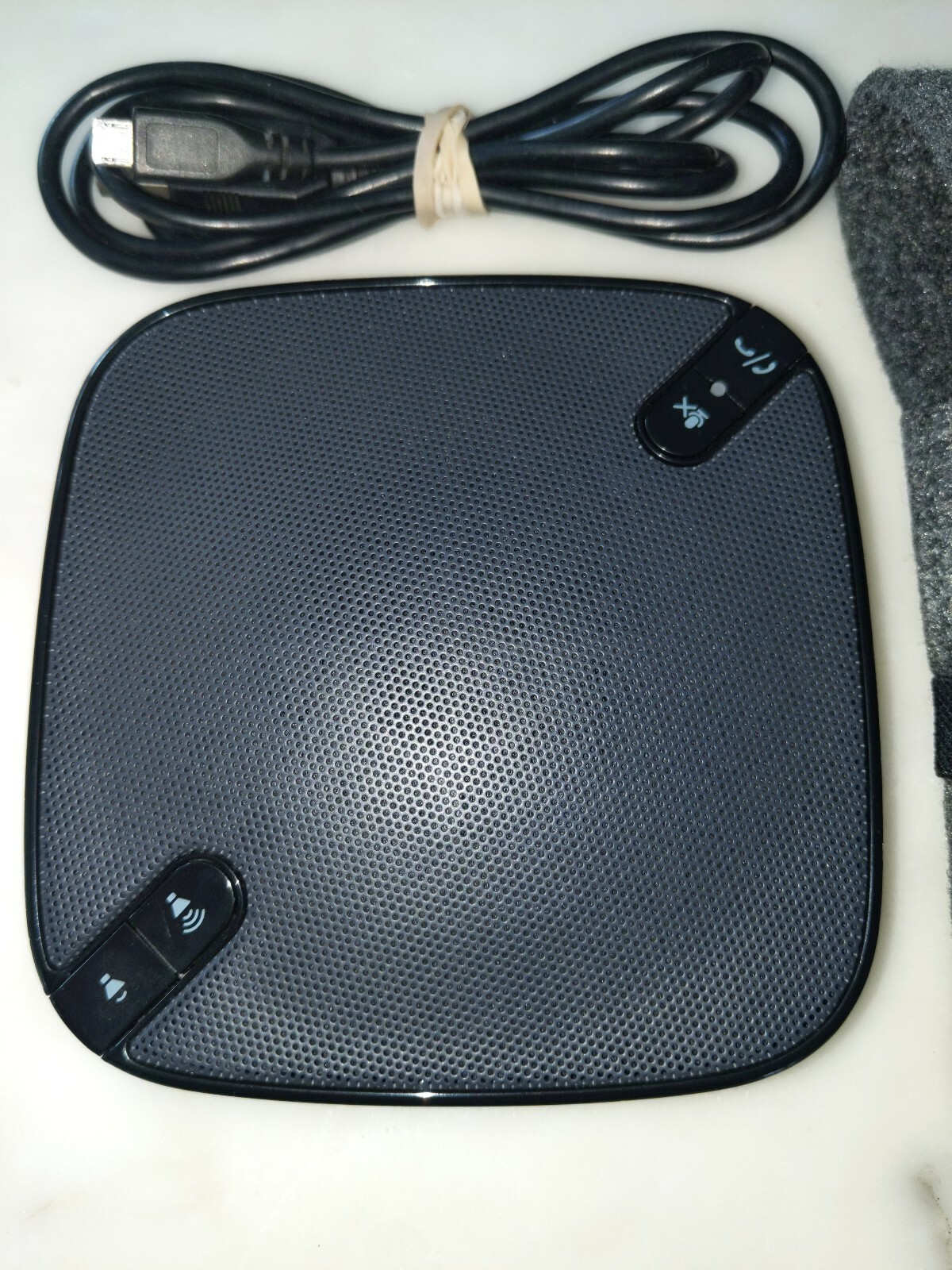 philips aecs7000e wecall bluetooth conference speaker