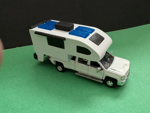 S 1:64 scale nuCamp Cirrus 920 truck top camper topper 4 Greenlight - Picture 5 of 10