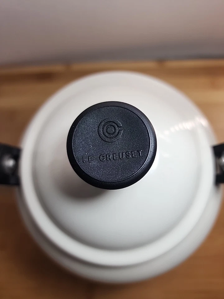 Tetera vintage Le Creuset blanca esmaltada Demi 1,25 cuartos de galón 1,1 L sin punta Foto 4 de 4