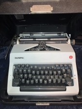 1960s Olympia De Luxe SM9 Portable Typewriter in Working Condition With Case thumbnail
