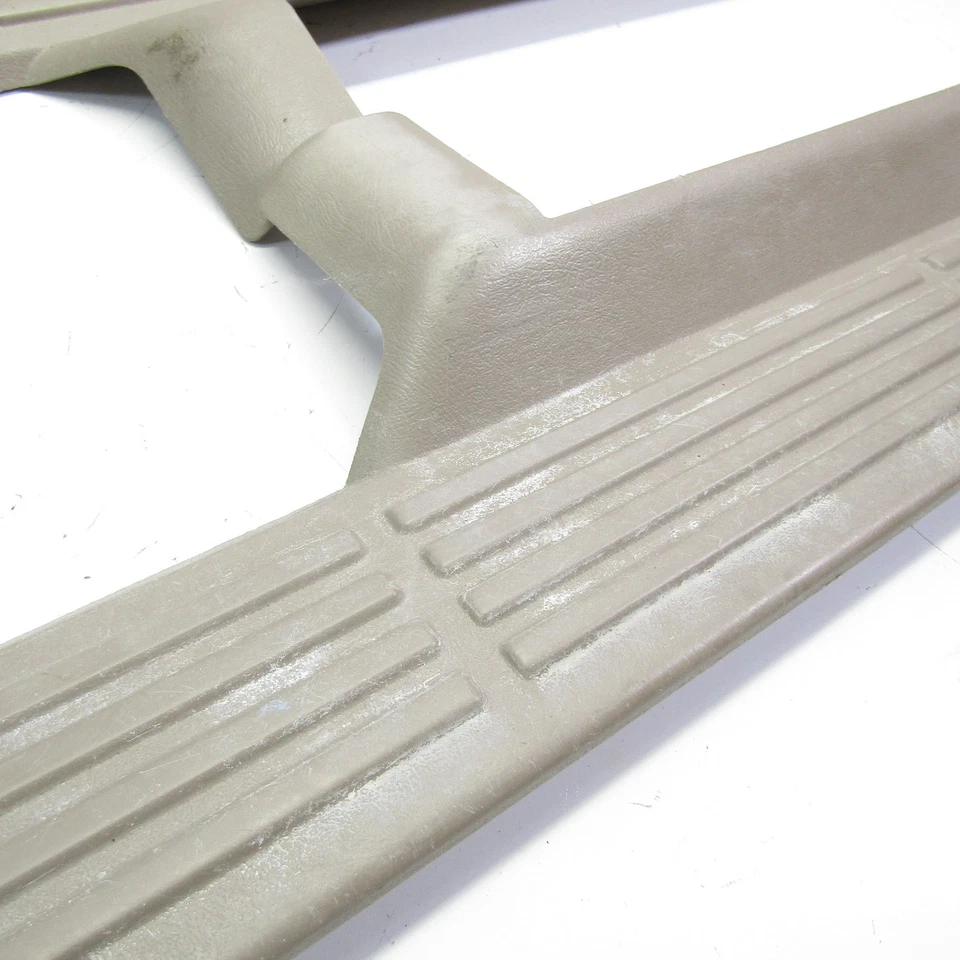 Placa de umbral de puerta delantera Yukon Tahoe Suburban Silverado 1999-2006 tostado Foto 4 de 4