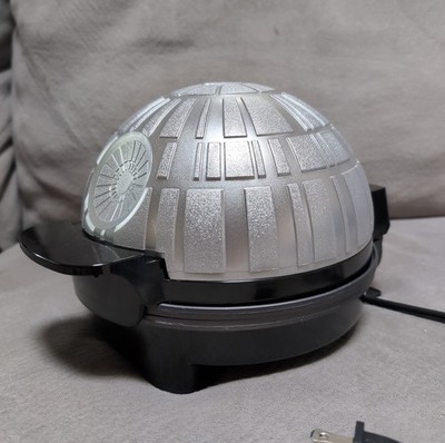 Uncanny Brands Star Wars Halo Death Star Waffle Maker Unused 