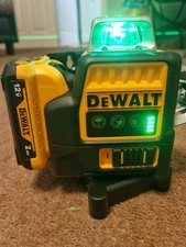 DeWalt DW089LG 12V Green Line 3 x 360 Laser Level Laser + Charger + Battery