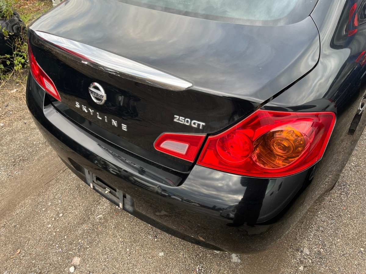 ⭐️日産純正 SKYLINE SEDAN(V36) クローム 新品未開封品⭐️ NISSAN SKYLINE V36 SEDAN REAR TRUNK CHROME GARNISH WITH CAMERA OEM