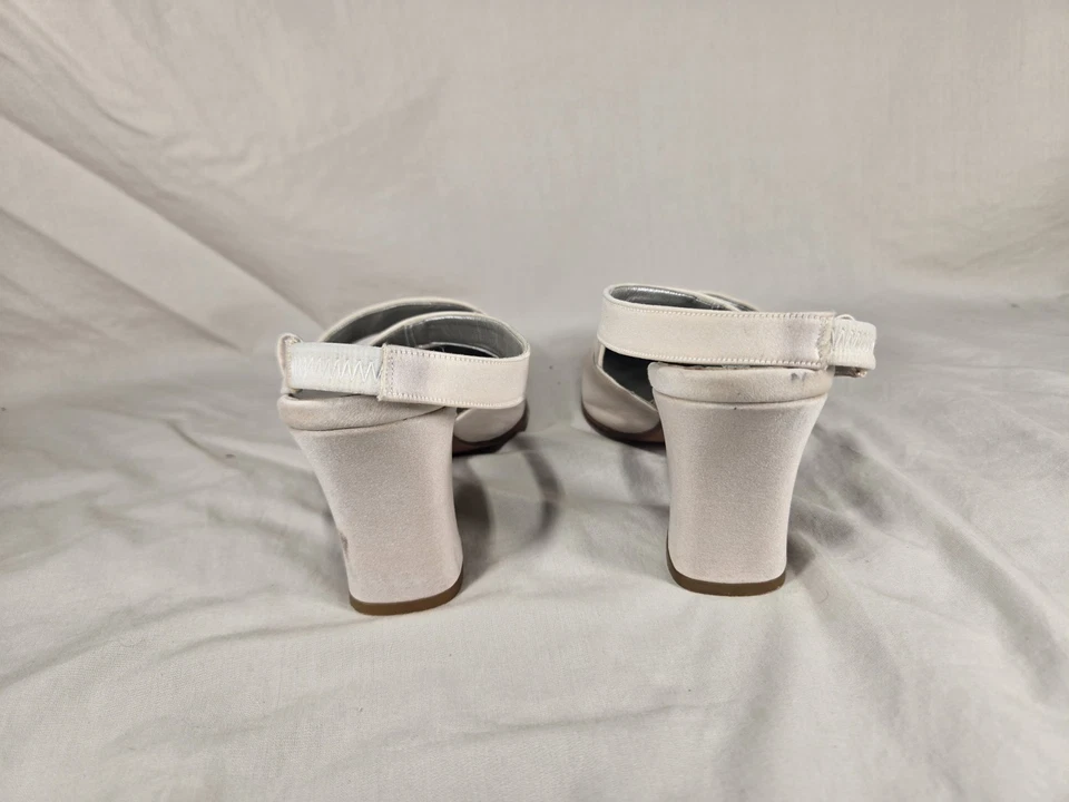 Vintage Kenneth Cole Ivory Slingback Pumps Womens 6.5 Criss Cross Straps 90s Y2K - Image 3 of 4