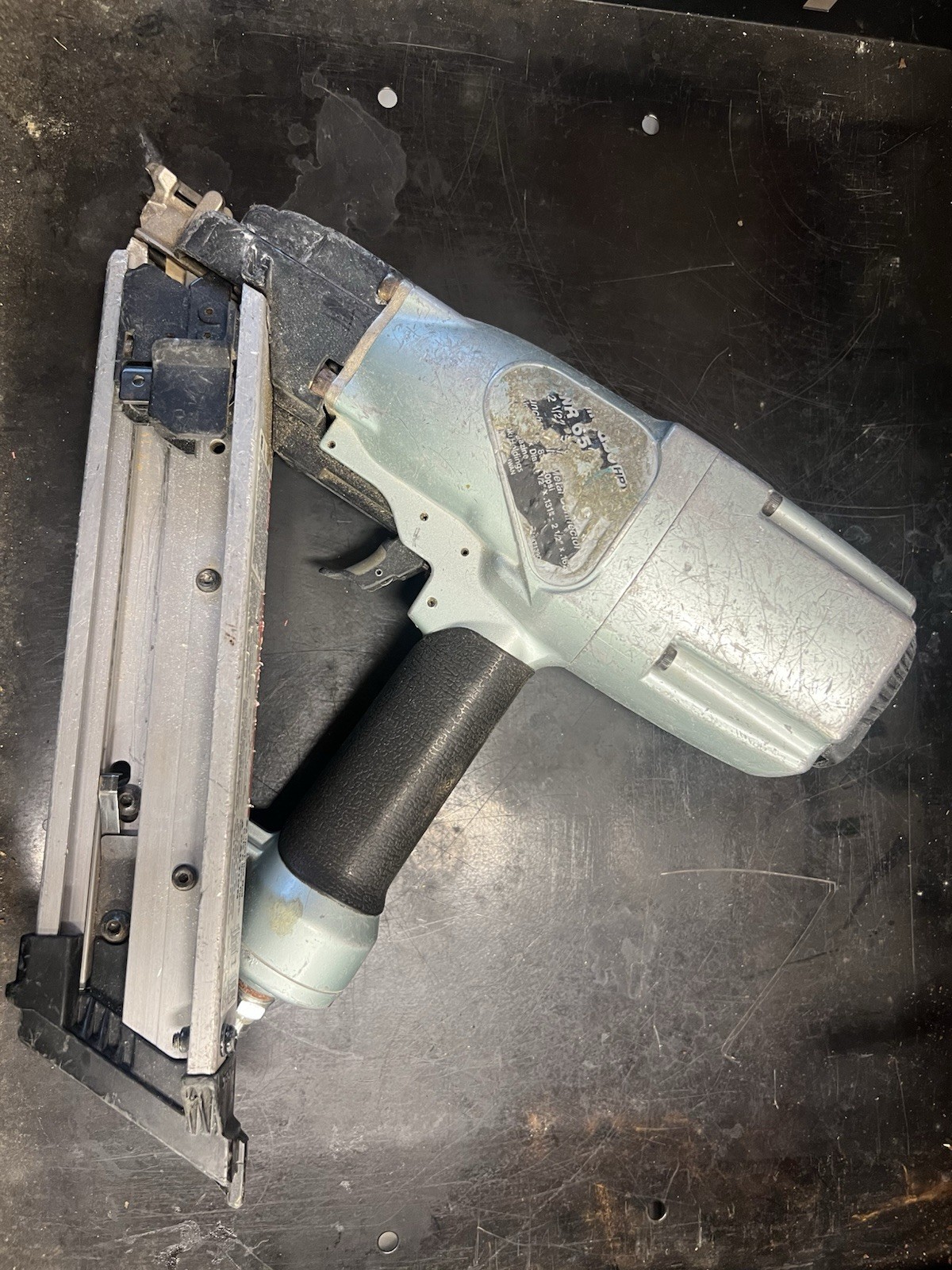 METABO HP (HITACHI) NR65AK - 2 1/2&rdquo; PUNCHED HOLE STRAP CON