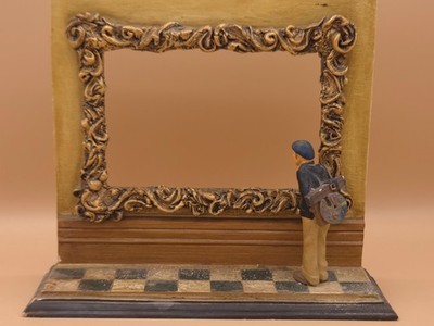 6''X8'' ART/PICTURE FRAME, MAN ADMIRING ART