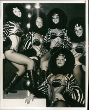 1973 Photo Americana Hotel Beautiful Women Vintage Design Dress Lingerie 8X10