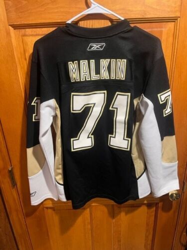 JERSEY DORADO PGH PENGUINS REEBOK PENGUINS EVGENI MALKIN VEGAS #71 DAMAS TALLA L - Imagen 4 de 5