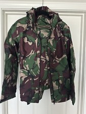 New Woodland Jungle Waterproof,rain  suit w/Hood  .New .Size MR