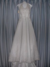 ST TROPEZ IVORY WEDDING GOWN FROM DAVIDS BRIDAL NWT SIZE 8 HALTER STYLE V8046