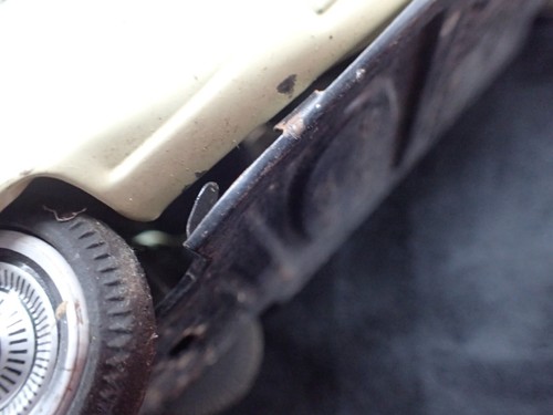 Vintage 1964 Ford Fairlane TOY Tin Friction Car - 第 11/20 張圖片