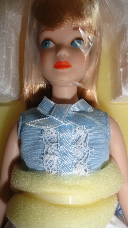 Muñeca de porcelana Skipper 30 aniversario 1993 11396 en su caja original + Foto 2 de 4