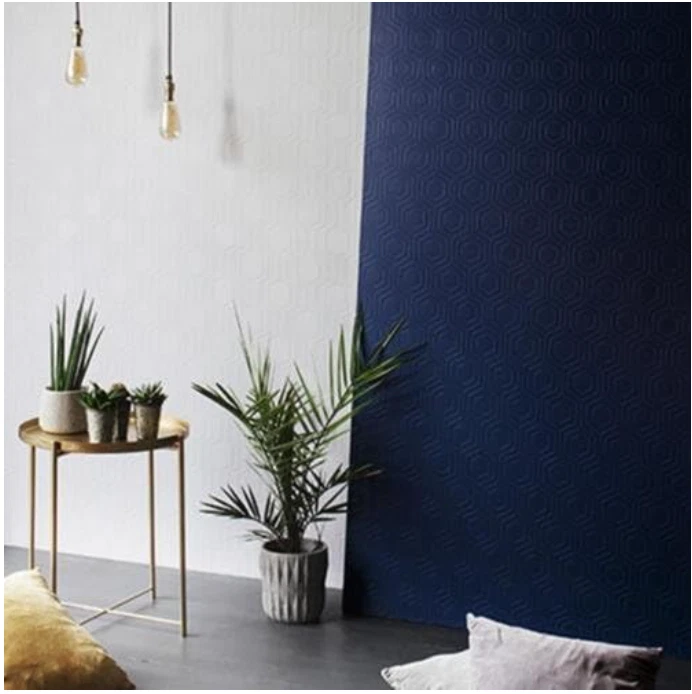 Papel pintado pintable con textura en relieve Anaglypta, RD5671 colmena geométrica, blanco Foto 3 de 4