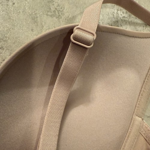 Sujetador con forma de nude 36B nuevo con etiquetas 4 cierre trasero - Imagen 4 de 8