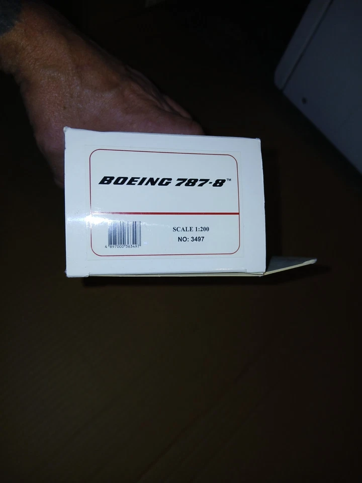 Hogan HG11311 Boeing 787-8 'House Colors' with Gear 1/200 Scale Model - Image 2 of 2