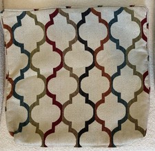 Set of 2 Pillow Covers Colorful Trefoil Pattern Woven 19 In X 18 In Zip Closure