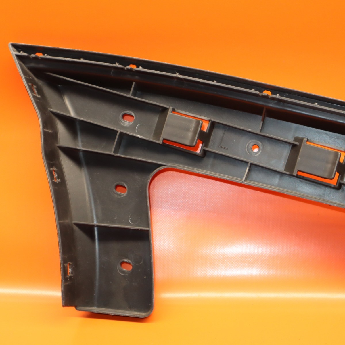 BENTLEY FLYING SPUR REAR BUMPER GUIDE LEFT DRIVER 2013 2014 2015 2016 3W5807375F