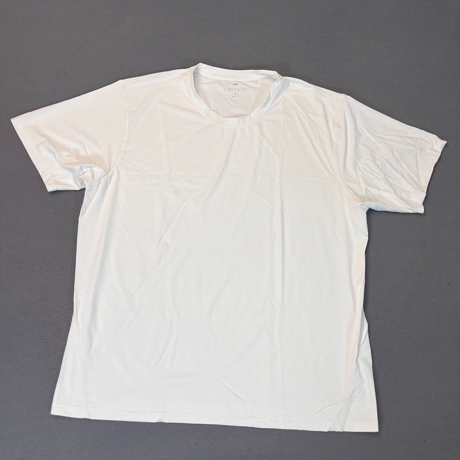 Greyson Mens Size XL Short Sleeve White Shirt Golf Sport Nylon Wolf Logo Light