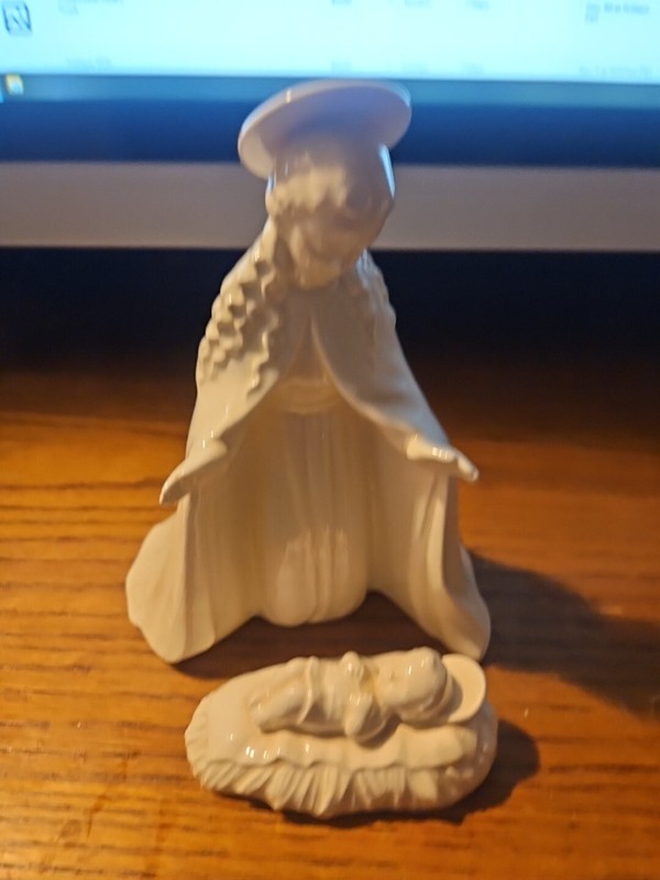 1951 Goebel Hummel Full Bee Stamp  porcelain 6.5” Mary Baby Jesus 214/A Germany