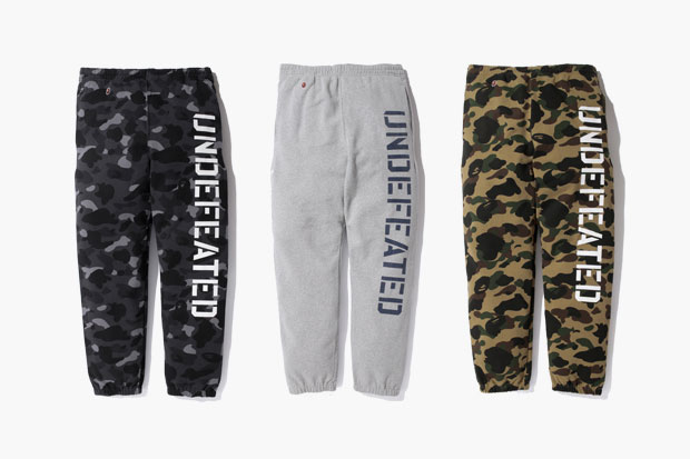 A Bathing Ape x Undefeated 1st Camo Bape Sweatpants - Men A Bathing Ape x Undefeated 1st Camo Bape Sweatpants - Men